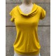 Camiseta m/c cuello amarillo