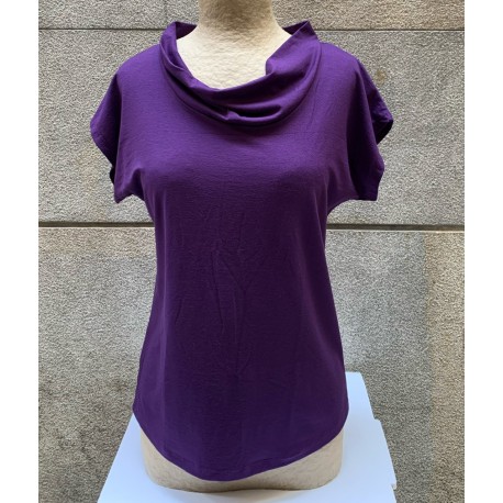 Camiseta m/c cuello sin pieza cintura lila
