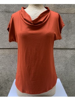 Camiseta m/c cuello sin pieza cintura teja