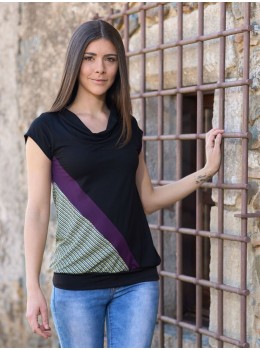 Camiseta m/c negra lila abstract