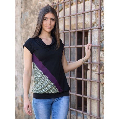 Camiseta m/c negra lila abstract