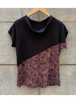 Camiseta hojas rosa