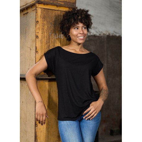 Camiseta m/c cuello barca negra