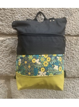 Mochila típica mostaza flores