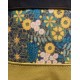 Mochila típica mostaza flores