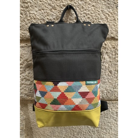 Mochila típica mostaza colores