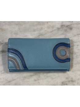 Cartera piel celeste