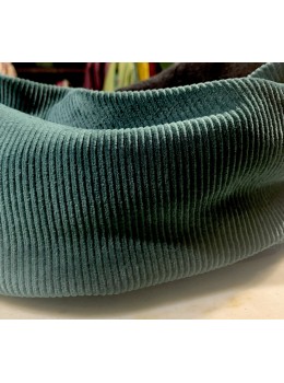 Cuello doble pana verde