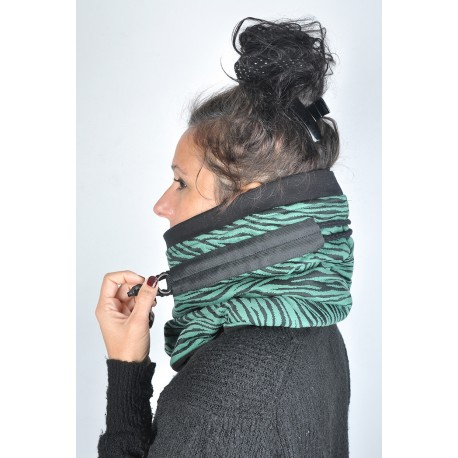 Cuello artic green zebra